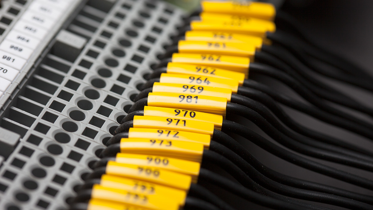 Profil zamknięty - Profile do zadruku - Zamknięte oznaczniki | Partex